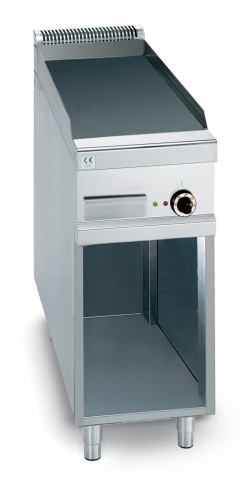 SMOOTH GAS GRIDDLES ON CABINET